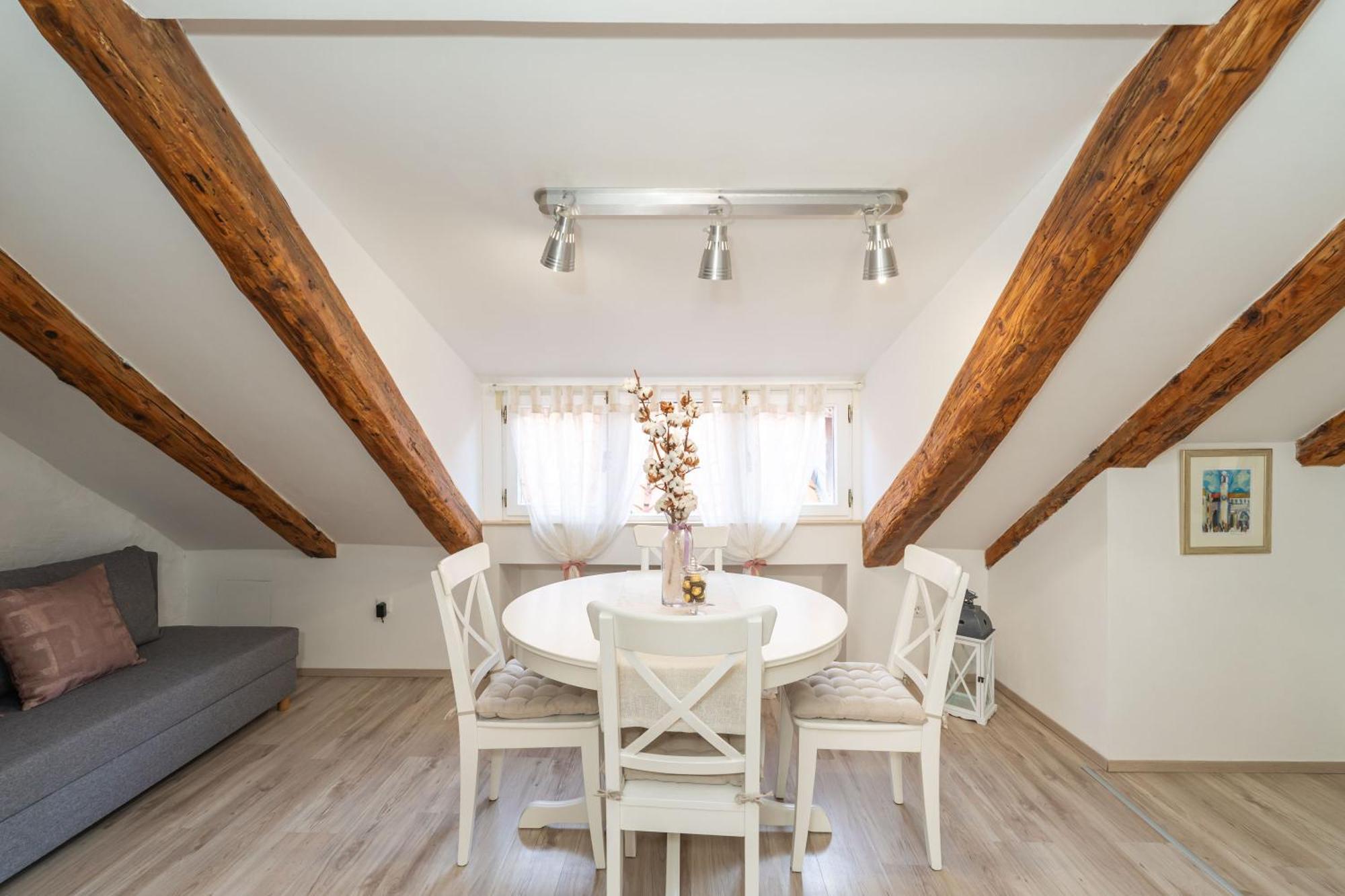 Zuzori Appartement *